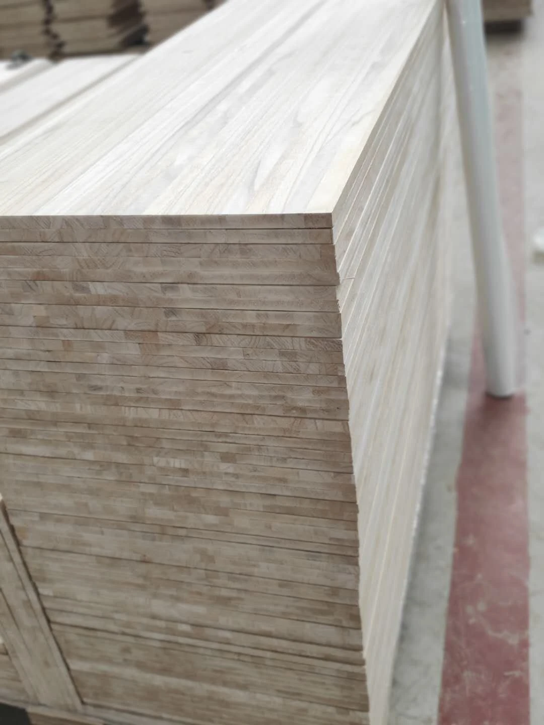 Paulownia Boards Produced By 2cm Strips Of The Same Width